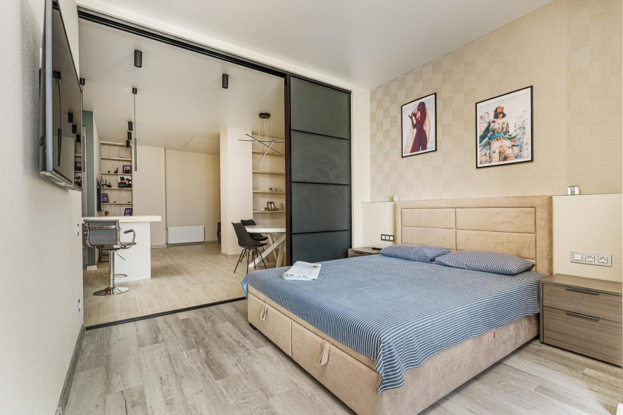 Sea Symphony Design Apartment Odessa Buitenkant foto