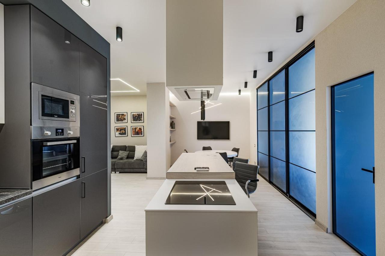 Sea Symphony Design Apartment Odessa Buitenkant foto