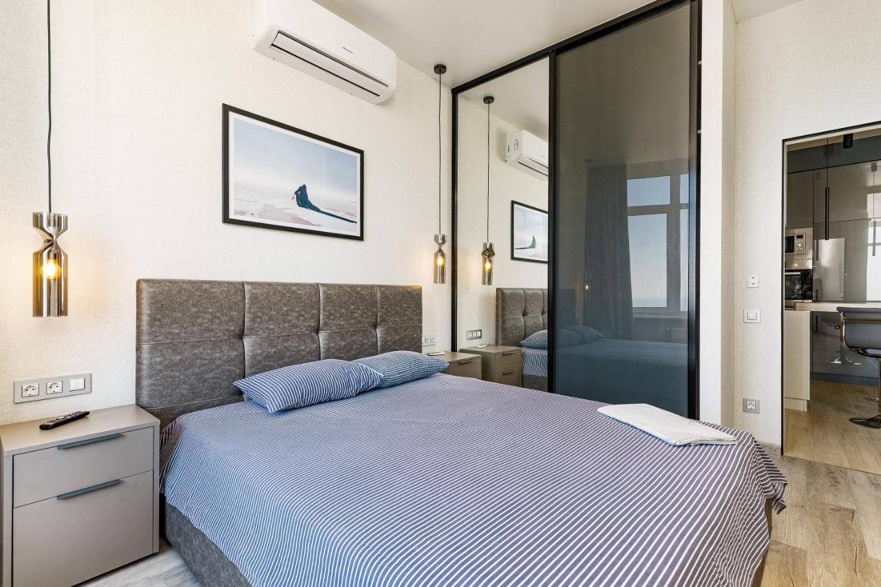 Sea Symphony Design Apartment Odessa Buitenkant foto